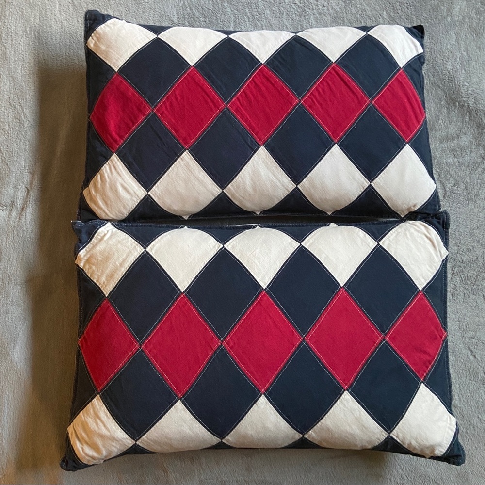 2 Nautica diamond pattern decorative pillows 🇺🇸